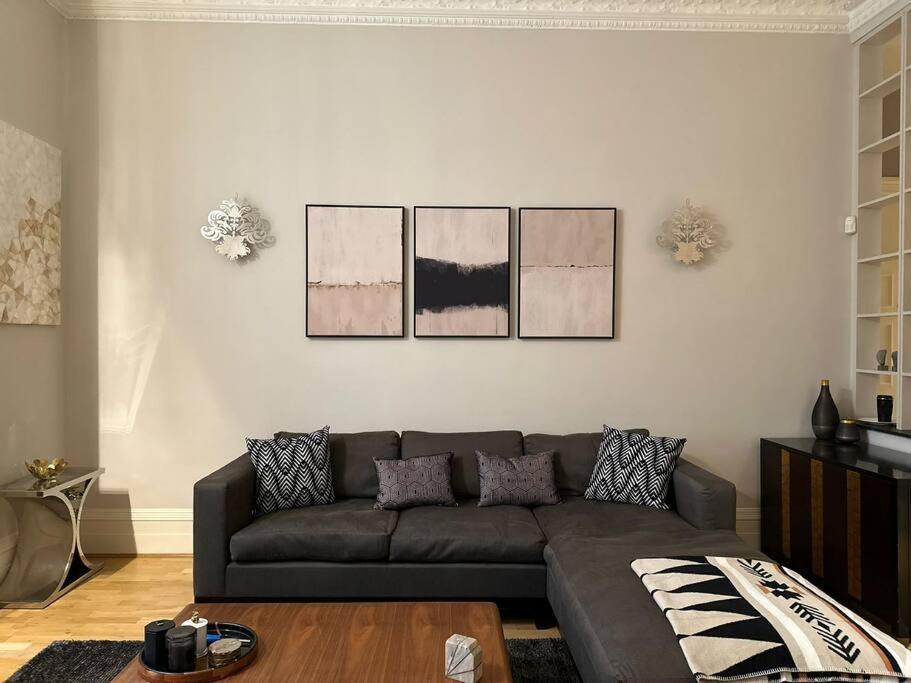 Stunning 2 Bed/2Bath Flat In Heart Of Kensington Apartment London Bagian luar foto